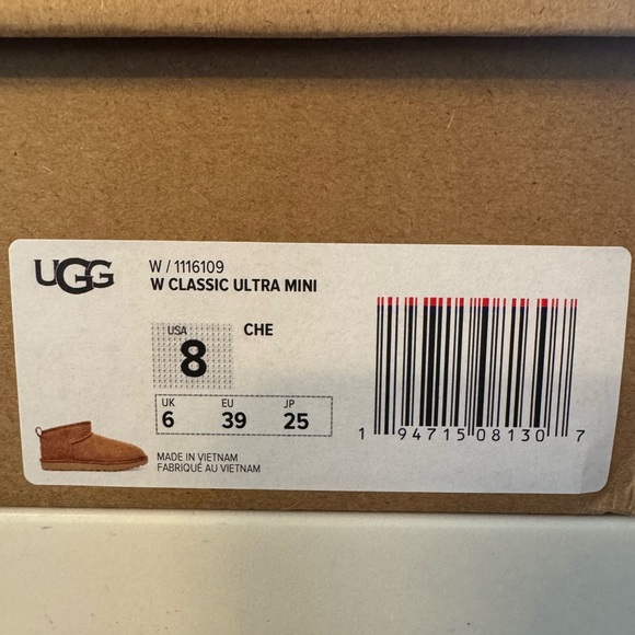 UGG Classic Ultra Mini - Picture 9 of 11